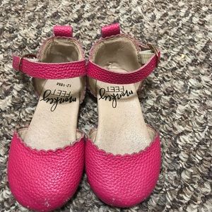 Monkey Feet Pink Makenahs